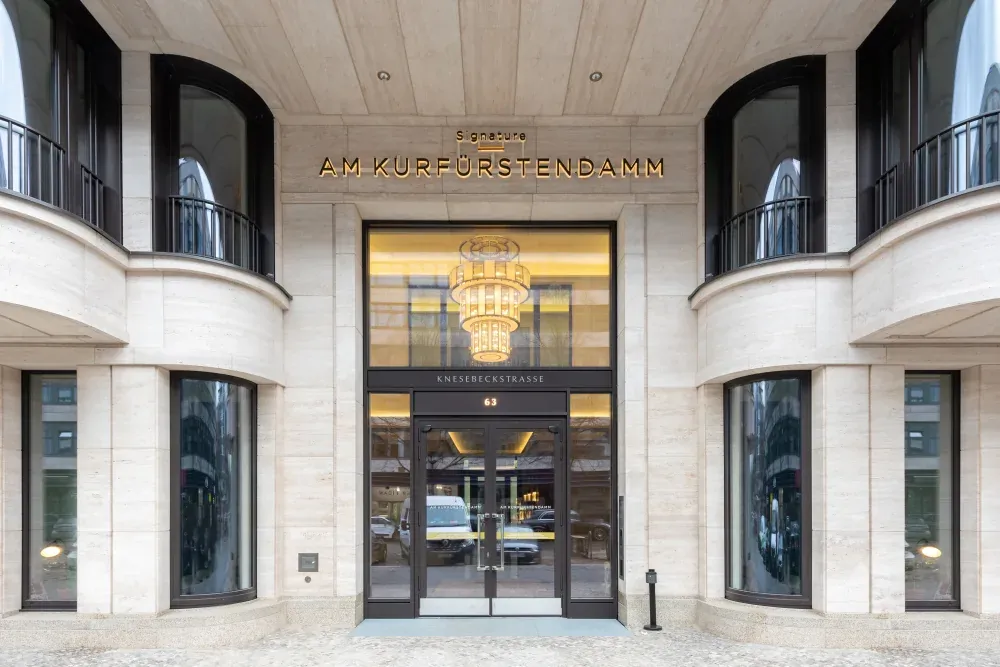 Eingang Signature am Kurfürstendamm, Berlin