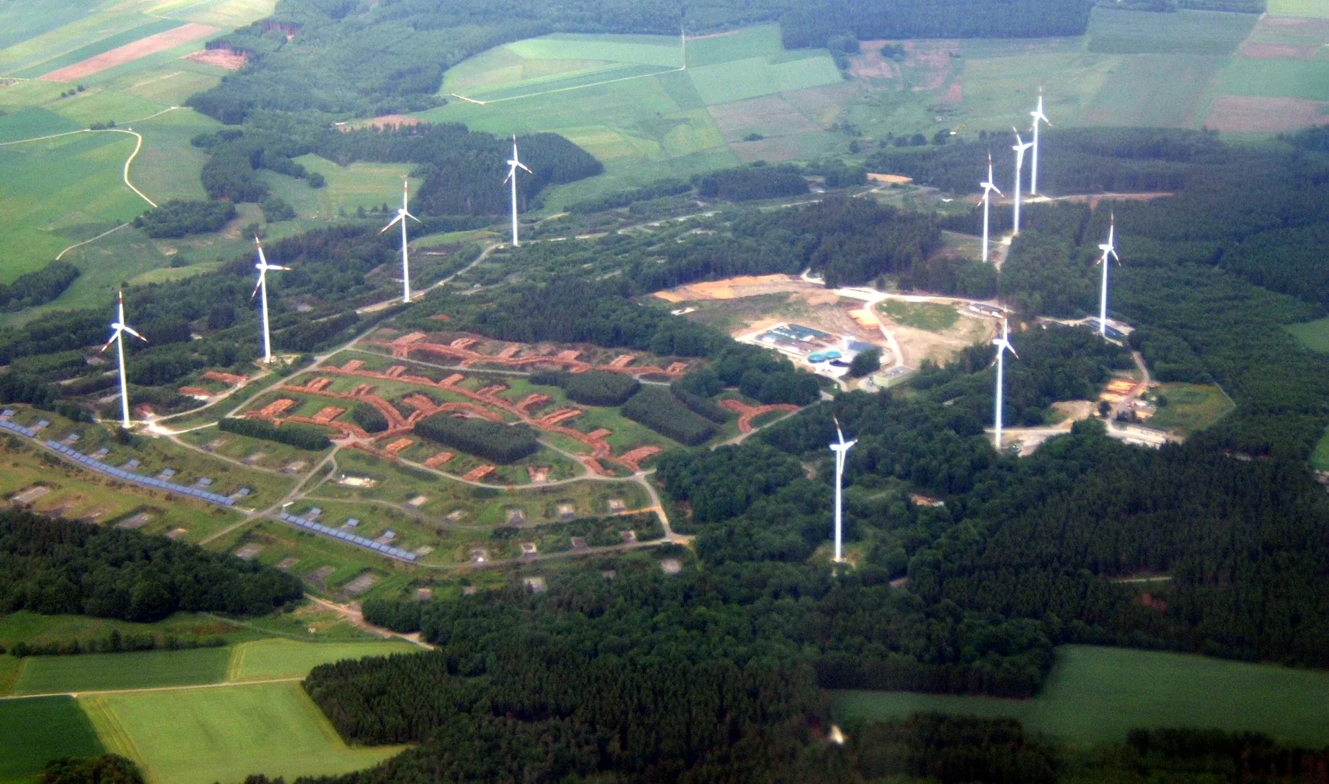 Energielandschaft Morbach im Hunsrück aus der Luft mit Windrädern