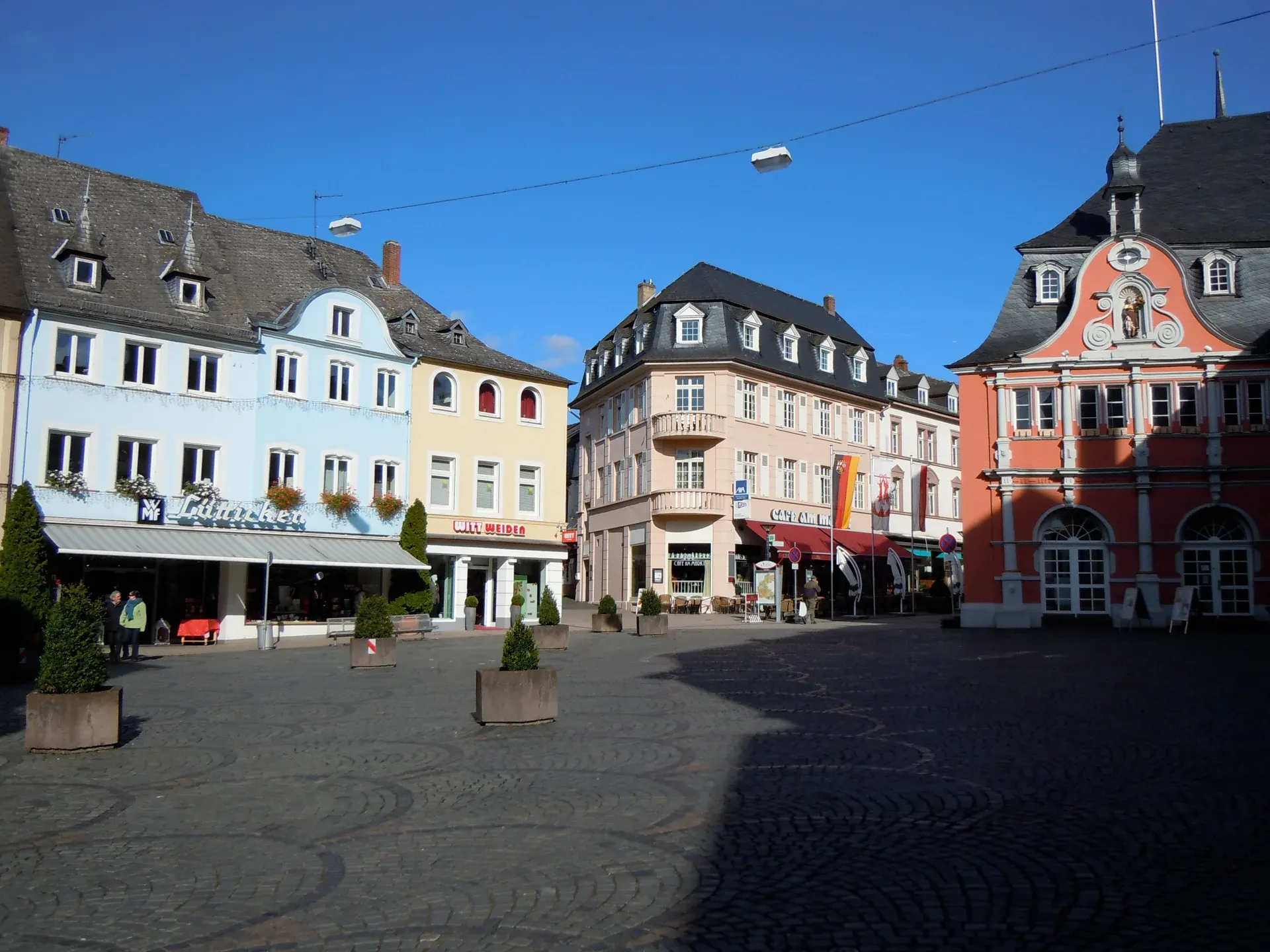 Marktplatz in Wittlich mit historischen Häusern